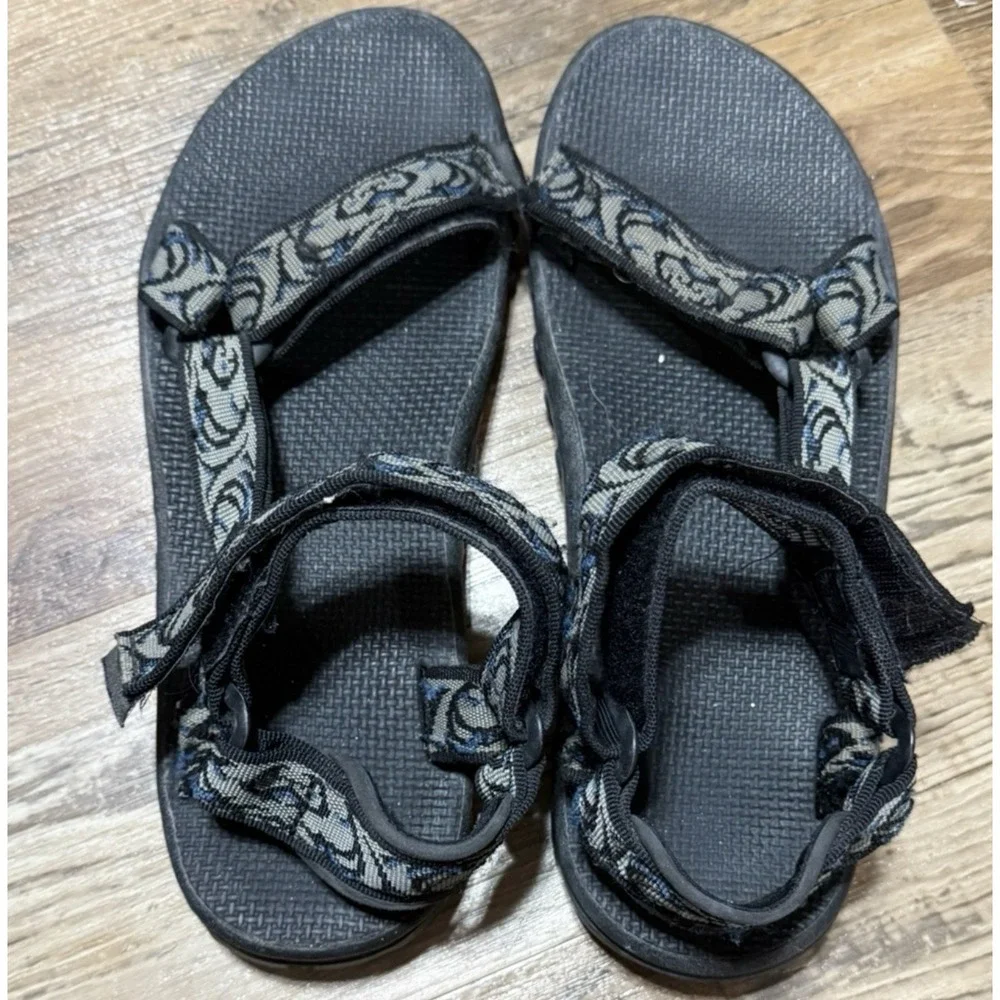 Teva Hurricane Mens Size 10 Black Strap Sandals Shoes Outdoor S/N 1535